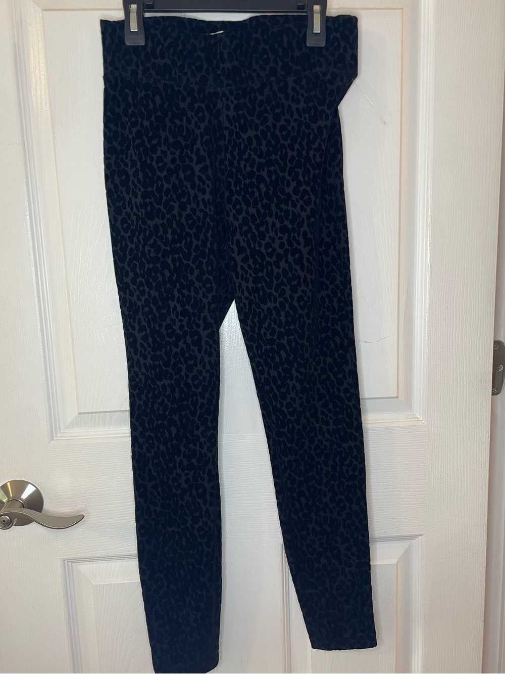 Old Navy Black Velvet Animal-Print High-Rise Leggings